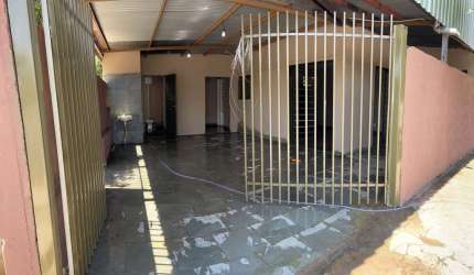 Apartamento com 1 Quarto(s) e 3 banheiro(s) para Alugar, 120 m² por R$ 900 / Mês