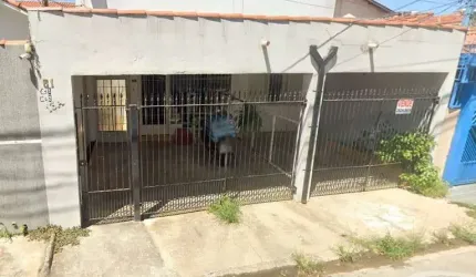 Casa com 2 Quarto(s) e 2 banheiro(s) para Alugar, 100 m² por R$ 2000 / Mês
