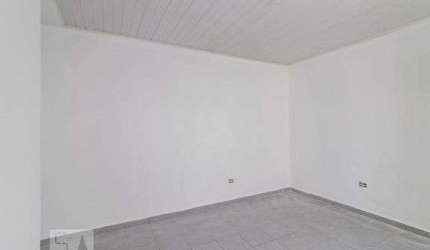 Casa com 1 Quarto(s) e 1 banheiro(s) para Alugar, 67 m² por R$ 1250 / Mês