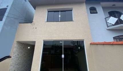 Casa com 4 Quarto(s) e 3 banheiro(s) para Alugar, 180 m² por R$ 3000 / Mês