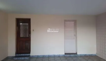 Casa com 2 Quarto(s) e 2 banheiro(s) para Alugar, 152 m² por R$ 2100 / Mês