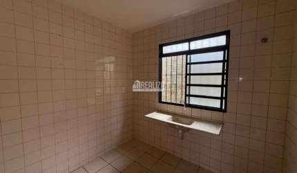 Casa com 2 Quarto(s) e 1 banheiro(s) para Alugar, 103 m² por R$ 1750 / Mês