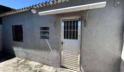 Casa com 1 Quarto(s) e 1 banheiro(s) para Alugar, 60 m² por R$ 850 / Mês