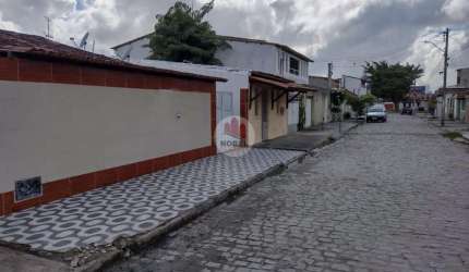 Casa com 2 Quarto(s) e 2 banheiro(s) para Alugar, 200 m² por R$ 2200 / Mês