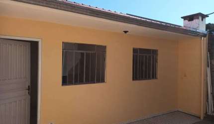 Casa com 2 Quarto(s) e 1 banheiro(s) para Alugar, 65 m² por R$ 1800 / Mês
