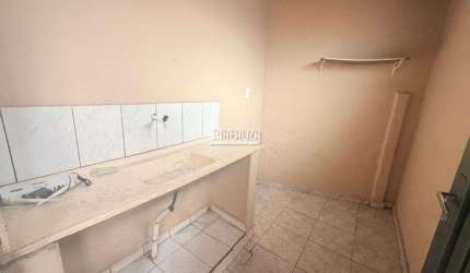 Casa com 1 Quarto(s) e 1 banheiro(s) para Alugar, 60 m² por R$ 865 / Mês