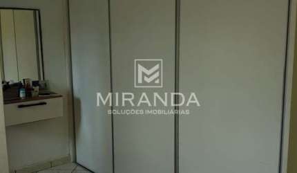 Apartamento com 3 Quarto(s) e 2 banheiro(s) para Alugar, 189 m² por R$ 1750 / Mês