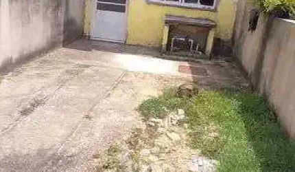 Casa com 2 Quarto(s) e 1 banheiro(s) para Alugar, 57 m² por R$ 700 / Mês