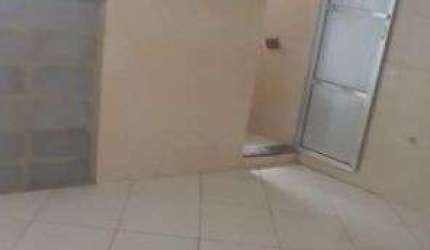 Apartamento com 1 Quarto(s) e 1 banheiro(s) para Alugar, 30 m² por R$ 550 / Mês