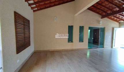 Casa com 2 Quarto(s) e 2 banheiro(s) para Alugar, 80 m² por R$ 2250 / Mês