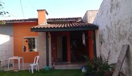 Casa com 3 Quarto(s) e 2 banheiro(s) para Alugar, 46 m² por R$ 1500 / Mês
