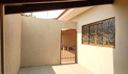 Casa com 2 Quarto(s) e 1 banheiro(s) para Alugar, 80 m² por R$ 1150 / Mês