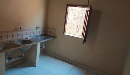 Casa com 2 Quarto(s) e 1 banheiro(s) para Alugar, 50 m² por R$ 594 / Mês