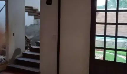 Casa com 3 Quarto(s) e 3 banheiro(s) para Alugar, 240 m² por R$ 2500 / Mês