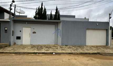 Casa com 3 quartos à venda na José Augusto Andrade, 18, Candeias, Vitória da Conquista por R$ 890.000
