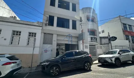 Apartamento com 2 quartos para alugar na Sete de Setembro, 154, Centro, Vitória da Conquista por R$ 1.200
