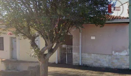 Terreno com 500m² contendo 2 casas, totalizando 3 dormitorios, sala, 2 cozinhas e 2 banheiros