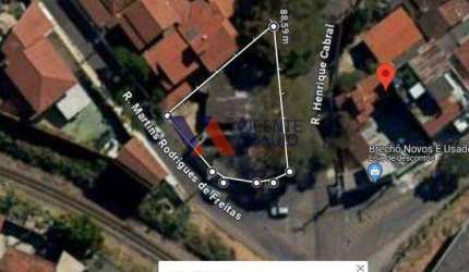 Área de 480m² com duas lojas a venda, bairro Chácara em Betim.