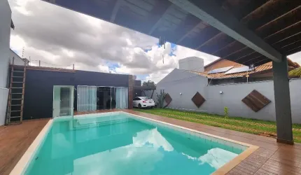 Casa com ampla área de lazer