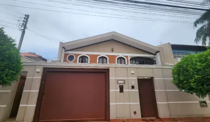 Sobrado Comercial em Localização Privilegiada no Bairro São Francisco
