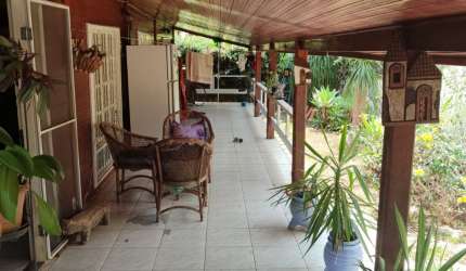 VENDO EXCELENTE CASA NO CONDOMÍNIO QUINTAS DE INTERLAGOS NO JARDIM BOTÂNICO !!! 850.000 !!!