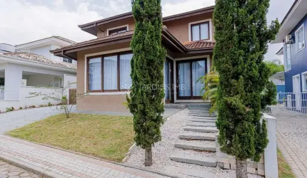 CASA EM CONDOMÍNIO 4 SUÍTES