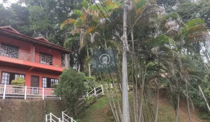 Casa Geminada em Iucas, Teresópolis/RJ