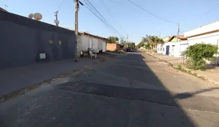 Casa 2 quartos à venda  próximo ao Portal Shopping e Terminal Garavelo! Estuda permuta em apto de 3 quartos até R$ 400 mil reais.