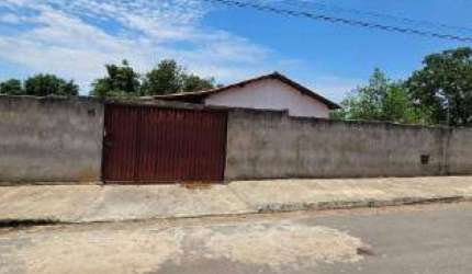 Casa 138 m² - Centro - Urucuia - MG