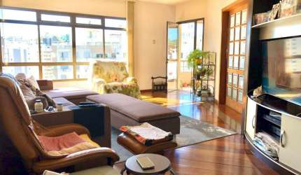 Apartamento com 5 quartos à venda a uma quadra da Beira Mar Norte de Florianópolis/SC