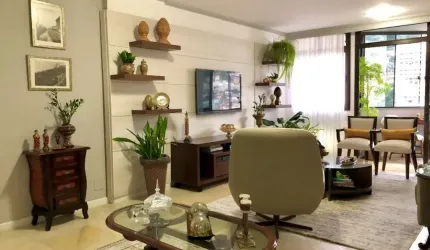 Apartamento pronto pra morar! Com 3 suítes à venda no Centro de Florianópolis/SC