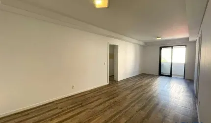 Apartamento à Venda, 3 quartos sendo 1 suíte, no Centro de Florianópolis/SC