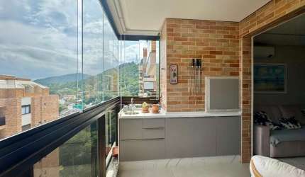 Apartamento Alto Padrão à Venda, 4 quartos e 2 garagens no Itacorubi, Florianópolis/SC