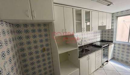 CENTRO - DESOCUPADO - 3 DORMS (1 SUÍTE) - SALA AMPLA