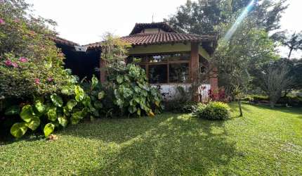 Casa com 4 quartos , 320 m2, Iucas , Teresopolis - RJ