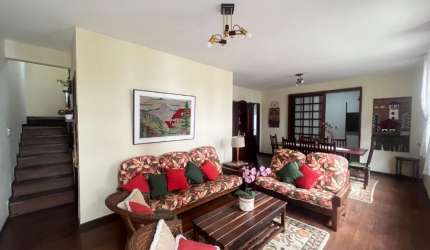 Casa com 3 quartos em condomínio no Alto, Teresópolis!