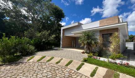 Casa linear com lazer privativo!