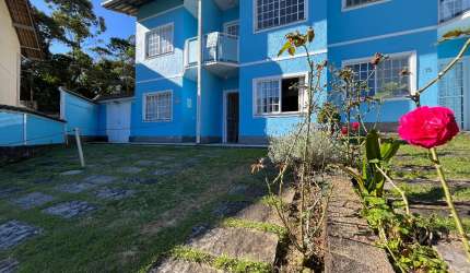 Casa com 2 quartos no Comary com vista para o dedo de Deus
