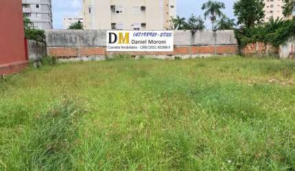 TERRENO PARA EXCELENTE EMPREENDIMENTO COM 980m2