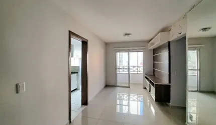 Barato! Apartamento desocupado, canto, vista parcial livre, armários planejados, piso porcelanato, lazer com piscina aquecida, próximo metrô.