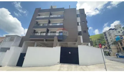 Apartamento quarto e sala com varanda, elevador e garagem no bairro São Mateus, JF