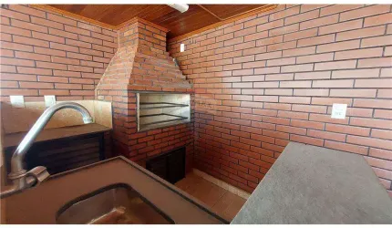 Casa com 3 quartos, ampla área externa e terraço com churrasqueira no Alto dos Passos