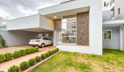 Casa à venda no bairro Jardim Pancera - Toledo/PR