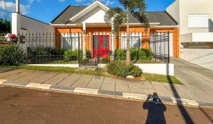 Casa à venda no bairro Jardim Pancera - Toledo/PR