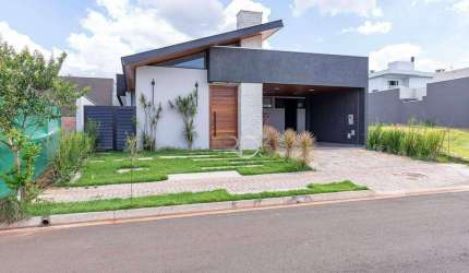 Casa à venda, 200 m² por R$ 1.630.000,00 - Condomínio Bellevie - Cambé/PR