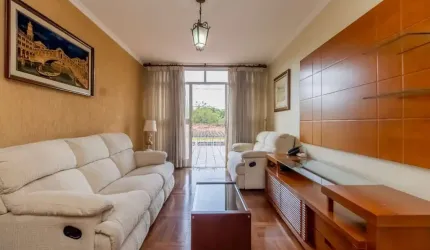 Agradável sobrado para venda com 3 quartos, sendo 1 suíte, 129m²