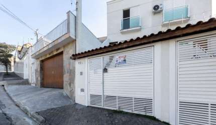 Agradável sobrado para venda com 3 quartos, sendo 1 suíte, 182m²