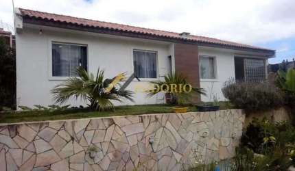 ÓTIMA CASA COM AMPLO TERRENO!!! 03 QTOS., SUÍTE, LAREIRA, LAZER
