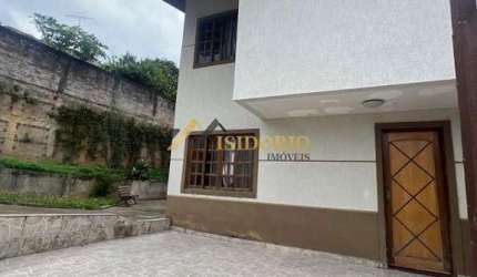 EXCELENTE SOBRADO!!! 531m² DE ÁREA TOTAL, SUÍTE, BEM LOCALIZADO