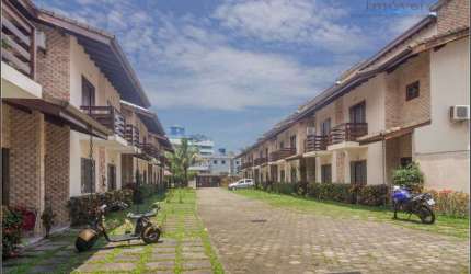 Casa em Village com 3 Quartos, Mezanino, 150m² por R$ 1.350.000 - Maitinga - Bertioga/SP